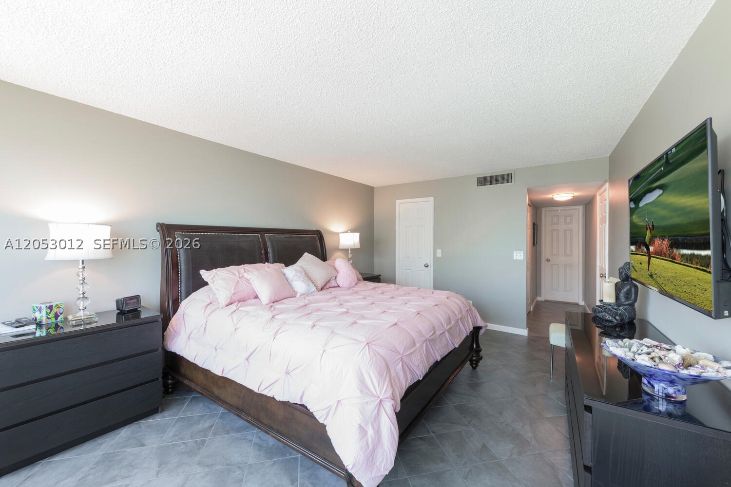 MAYFAIR HOUSE CONDO - Residential Lease