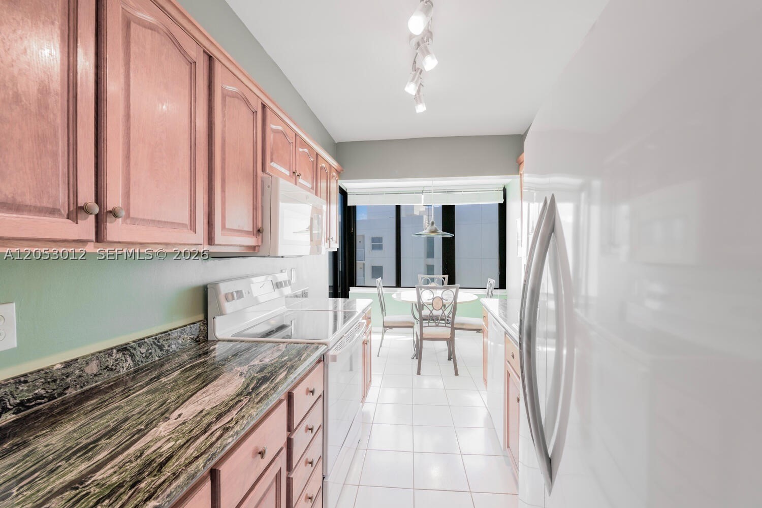 MAYFAIR HOUSE CONDO - Residential Lease