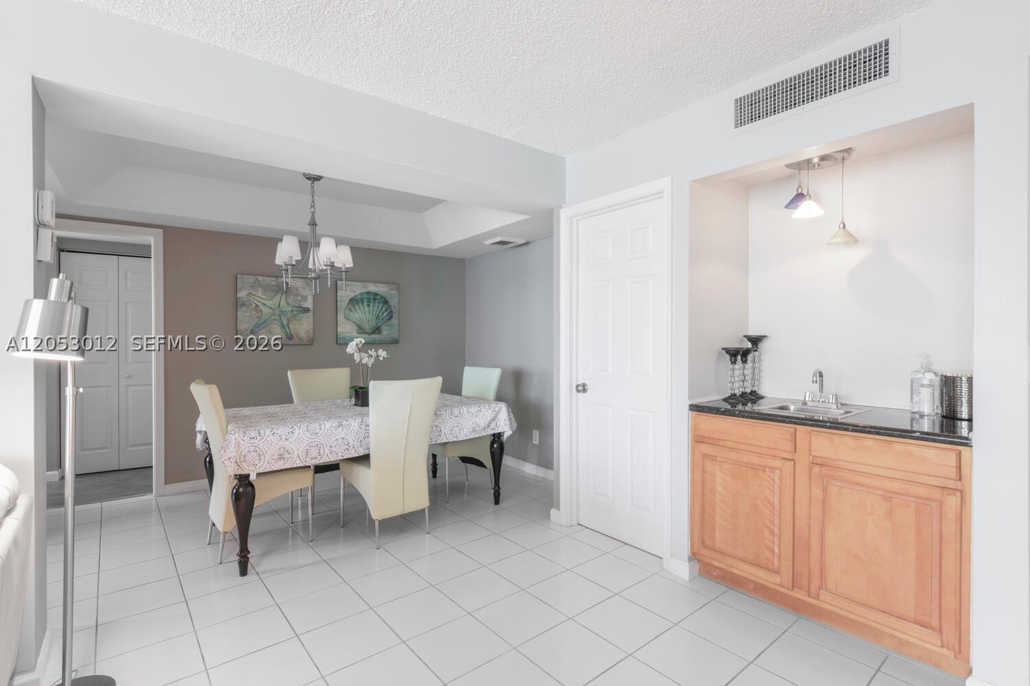 MAYFAIR HOUSE CONDO - Residential Lease