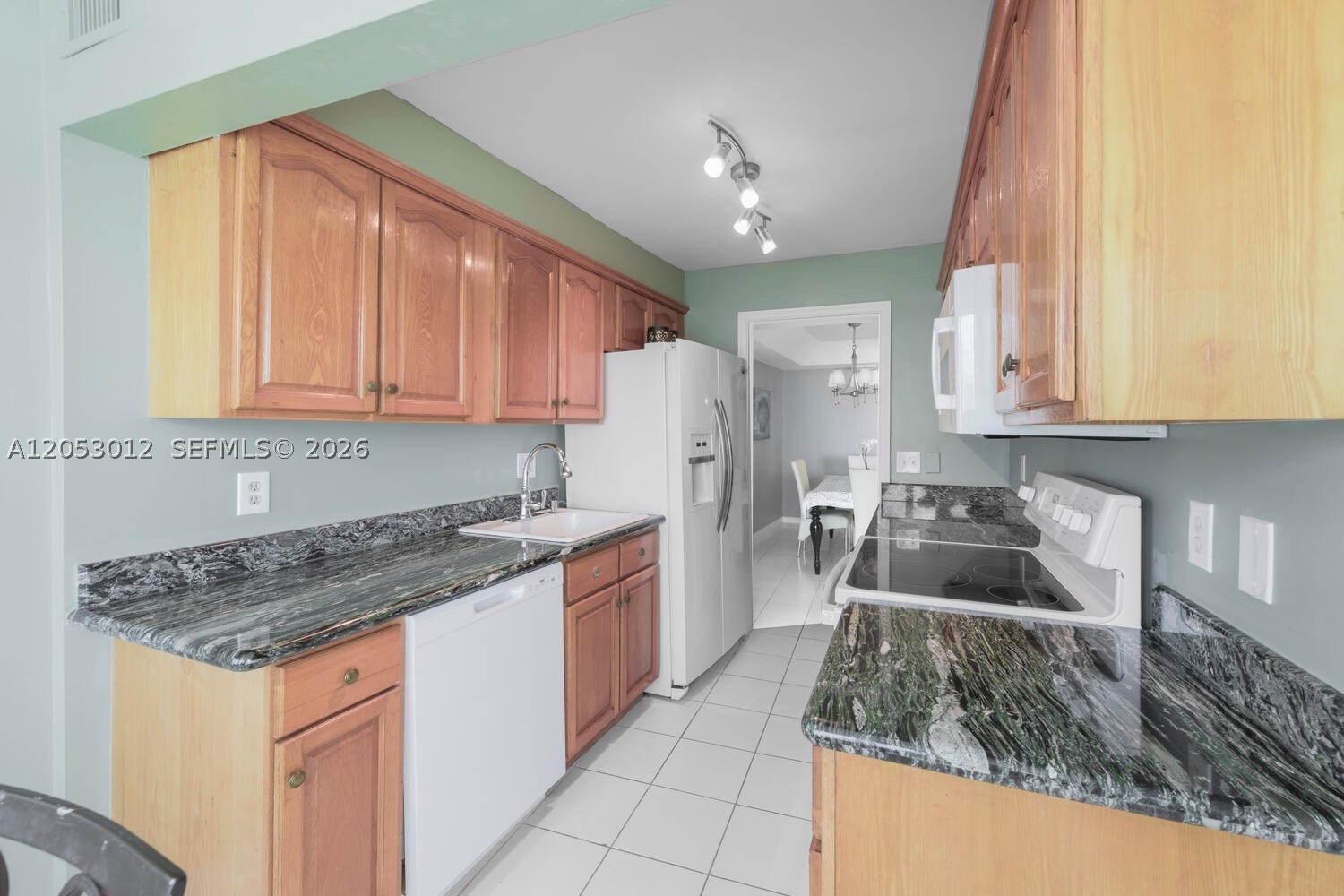 MAYFAIR HOUSE CONDO - Residential Lease