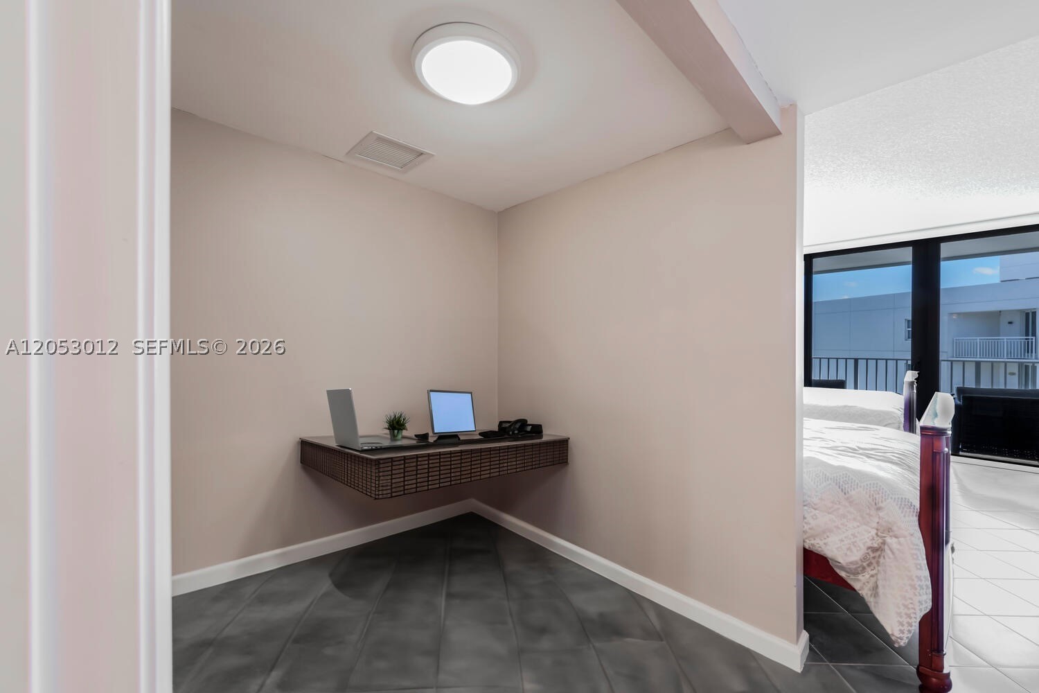 MAYFAIR HOUSE CONDO - Residential Lease