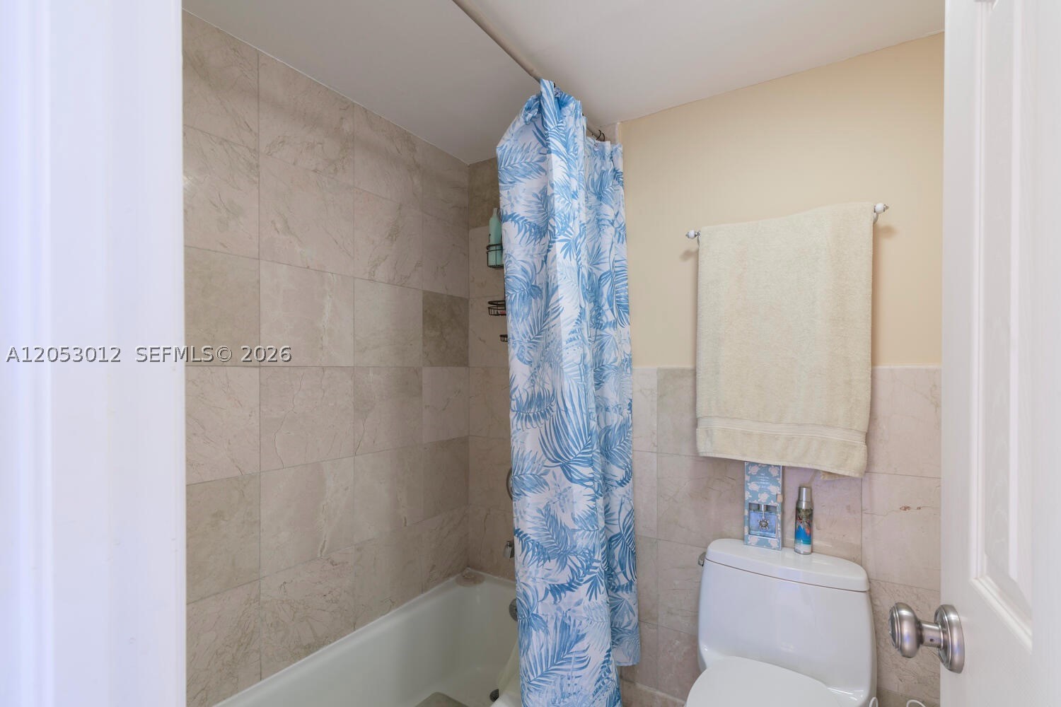 MAYFAIR HOUSE CONDO - Residential Lease