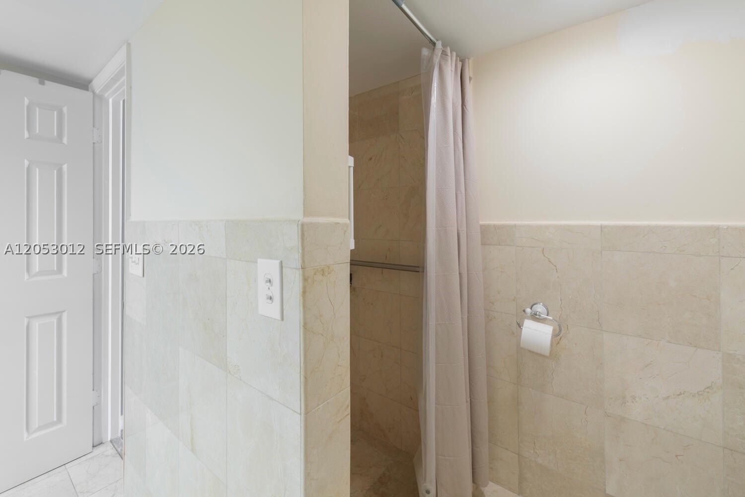 MAYFAIR HOUSE CONDO - Residential Lease