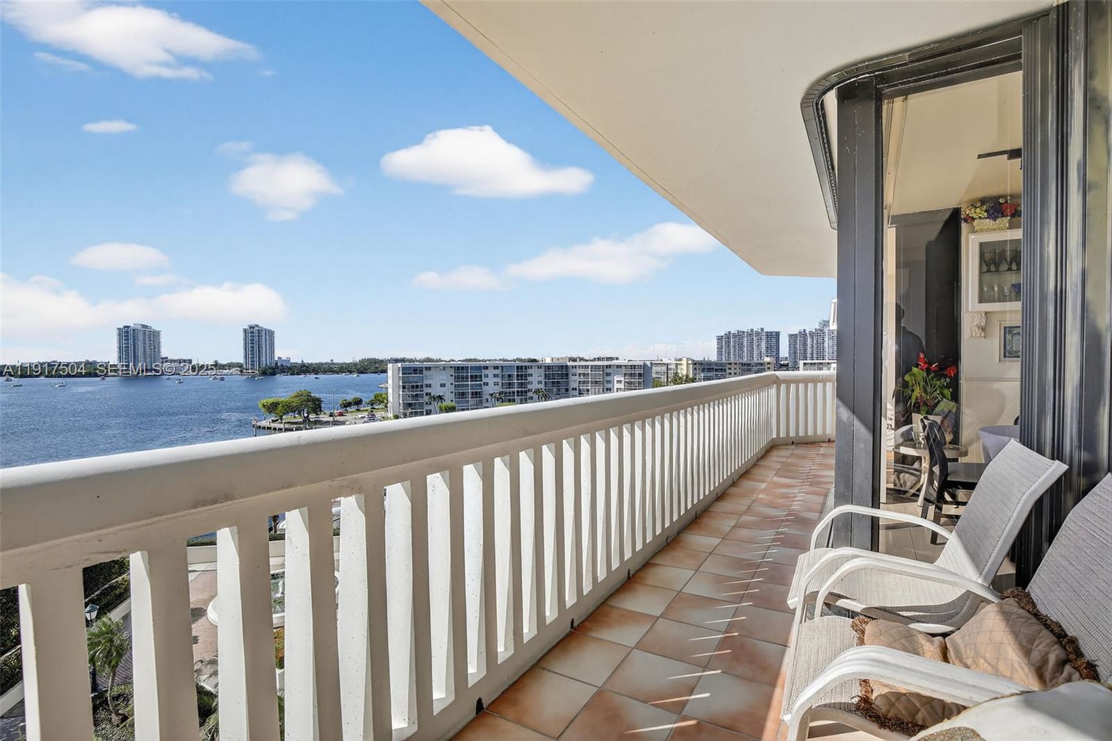 1000 ISL BLVD WILLIAMS IS - Residential