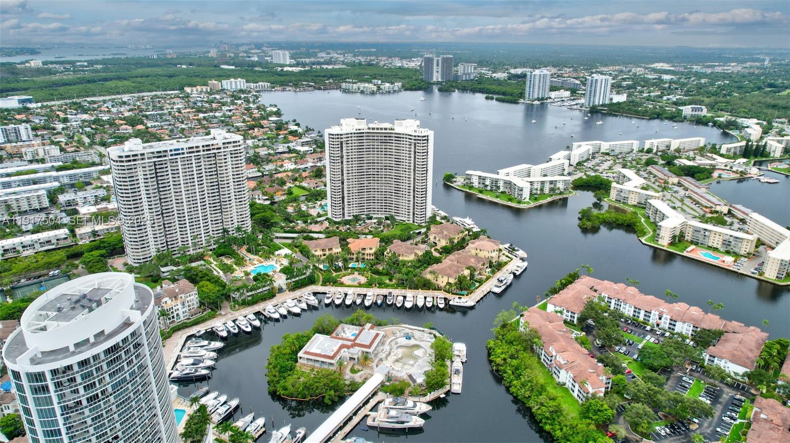 1000 ISL BLVD WILLIAMS IS - Residential