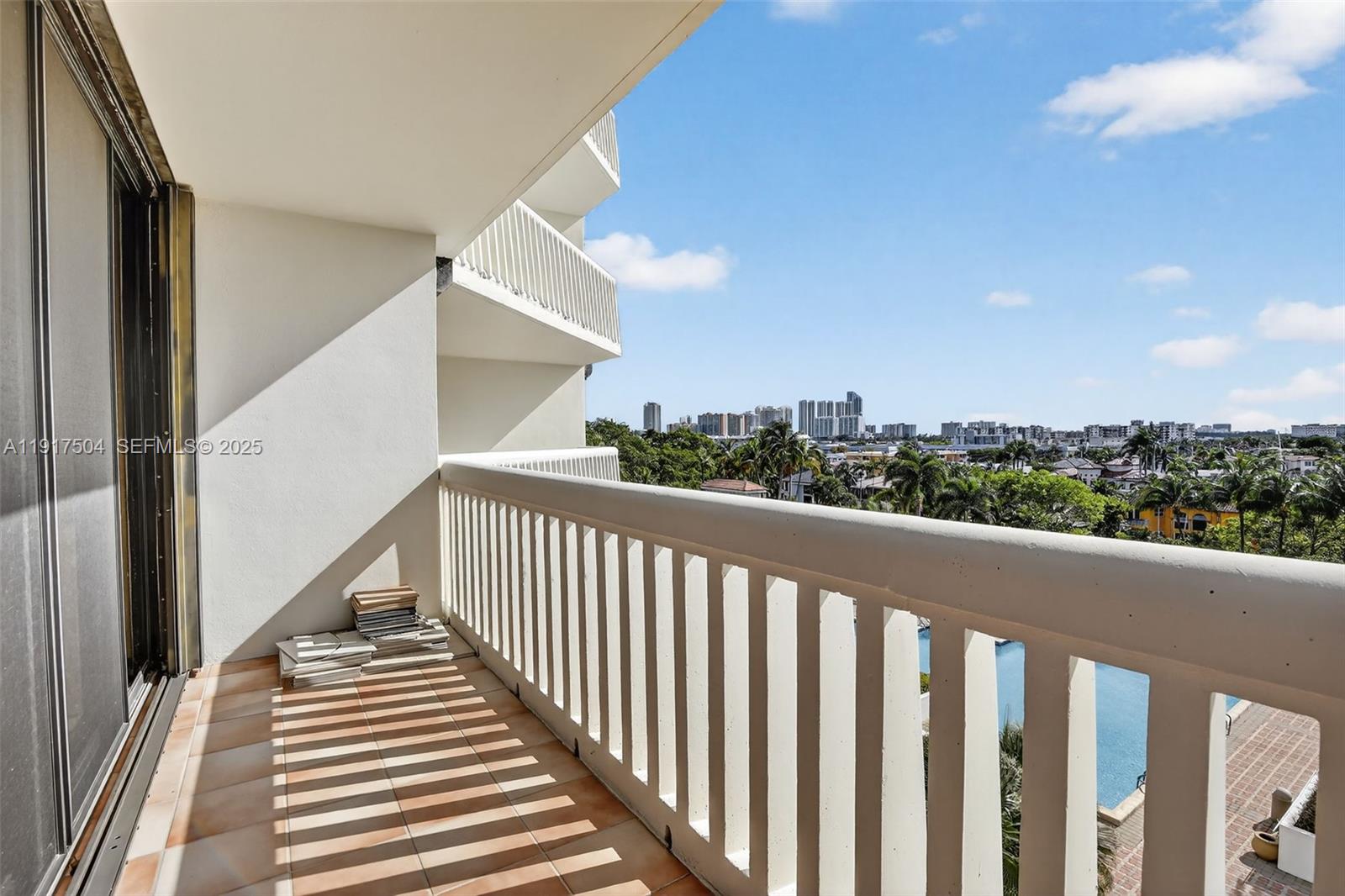 1000 ISL BLVD WILLIAMS IS - Residential