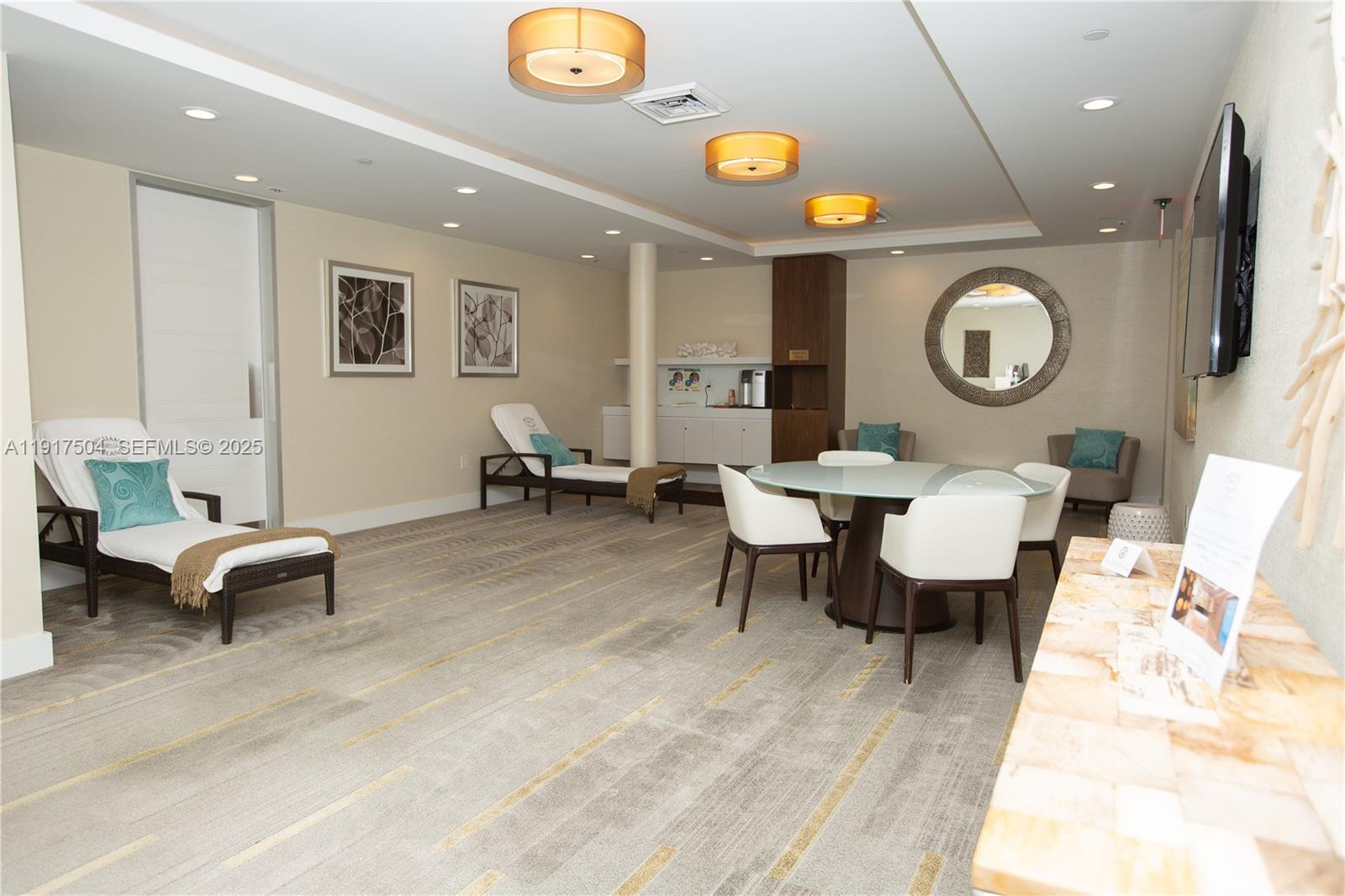 1000 ISL BLVD WILLIAMS IS - Residential