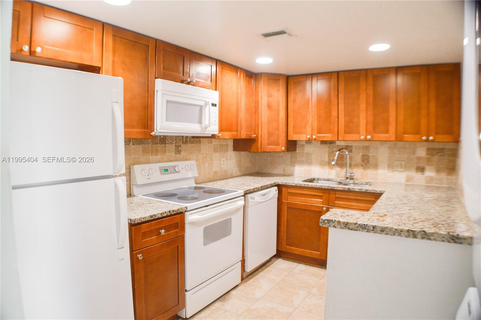VISTA GARDENS I CONDO - Residential