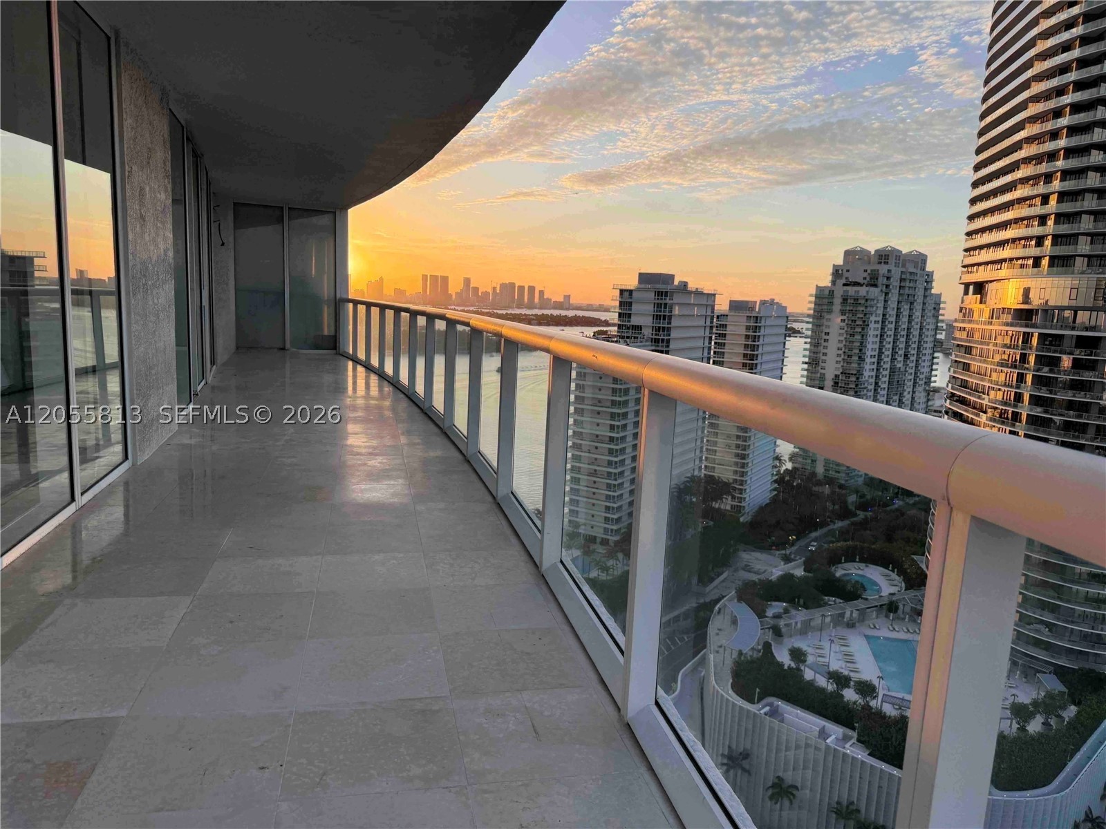 ICON CONDO - Residential