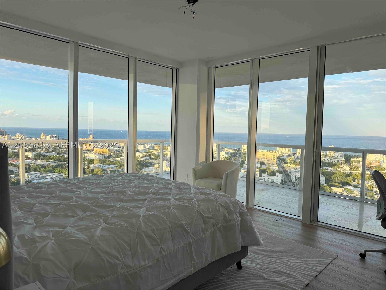 ICON CONDO - Residential