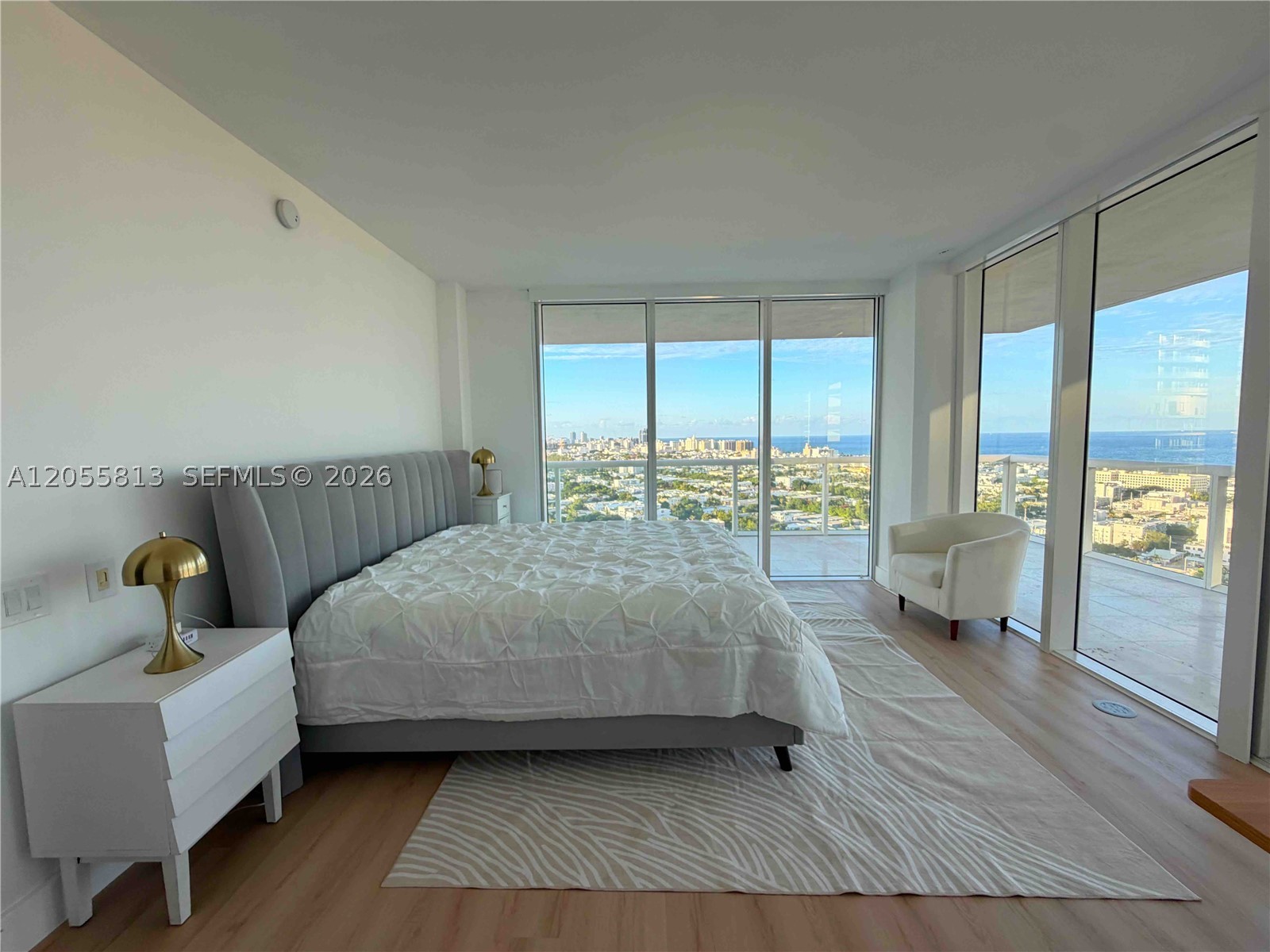 ICON CONDO - Residential