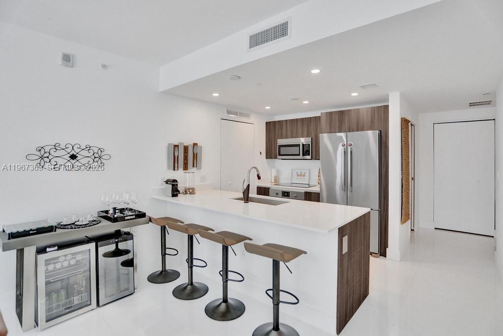 ARIA ON THE BAY CONDO - Residential Lease