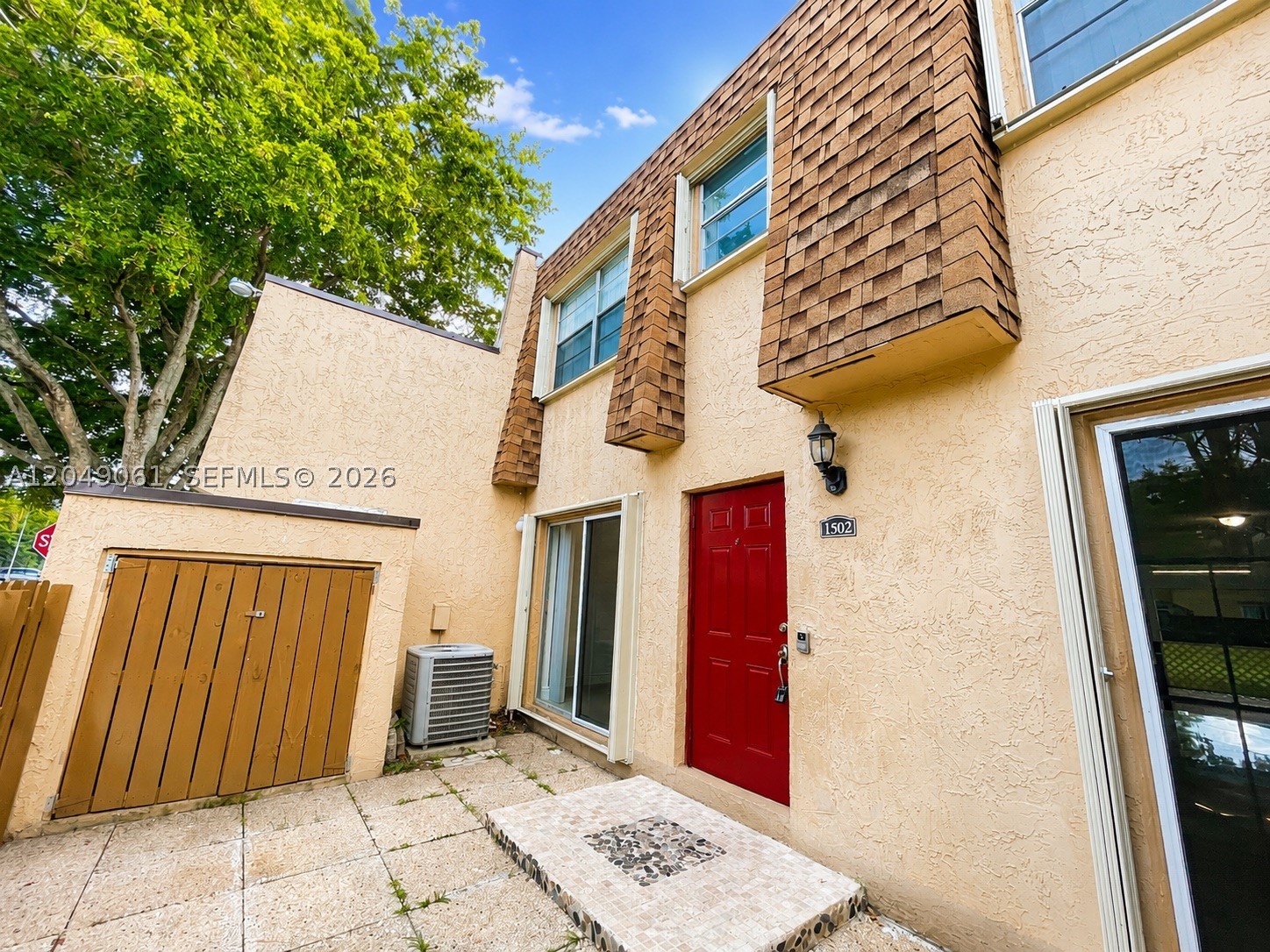WELLEBY TOWNHOME 1 CONDO - Residential Lease