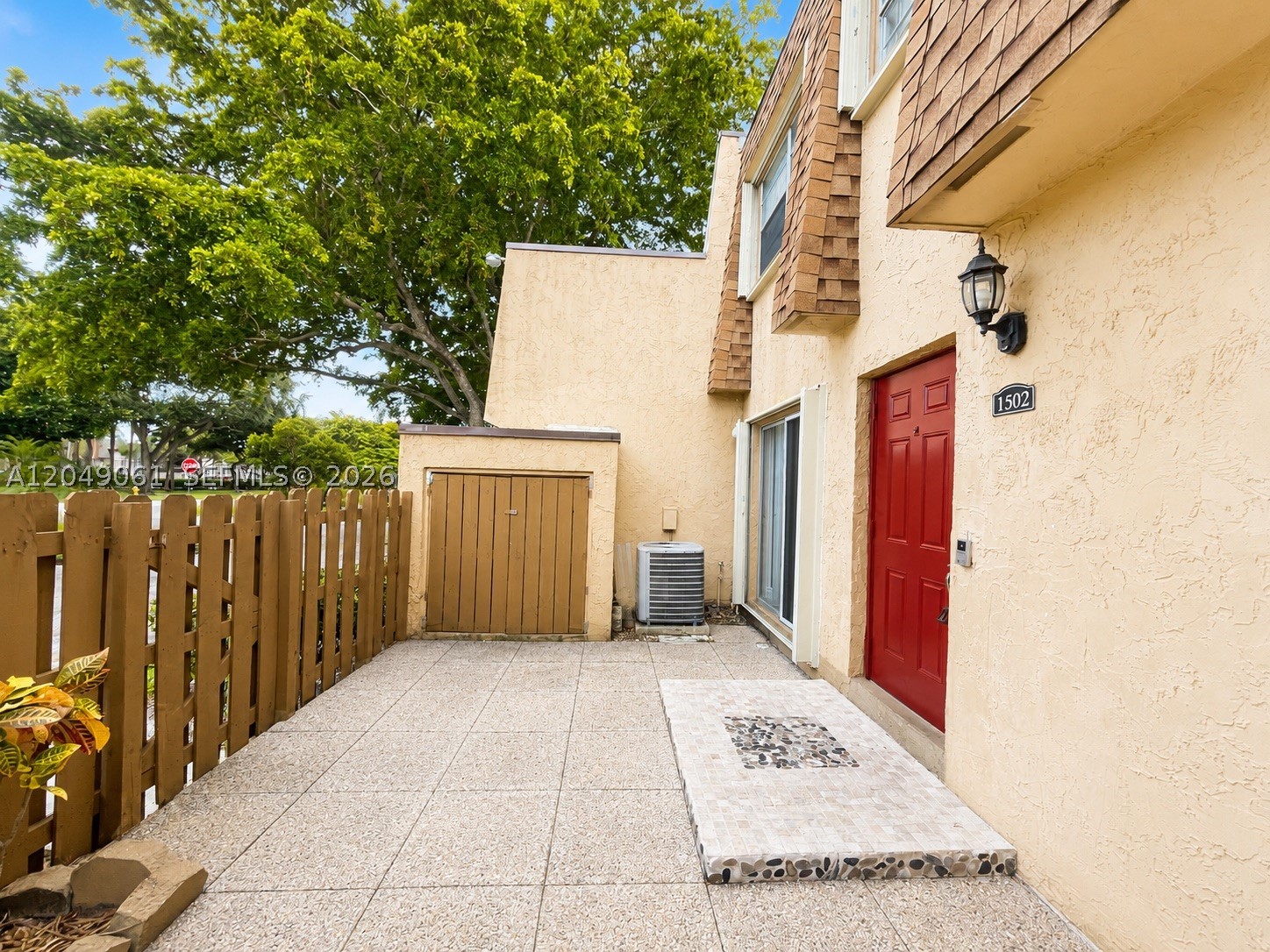 WELLEBY TOWNHOME 1 CONDO - Residential Lease