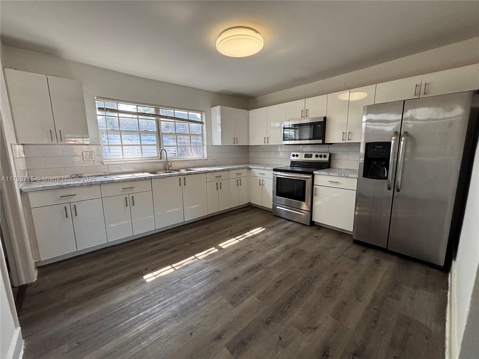 DEERFIELD HIGHLANDS - Residential Lease