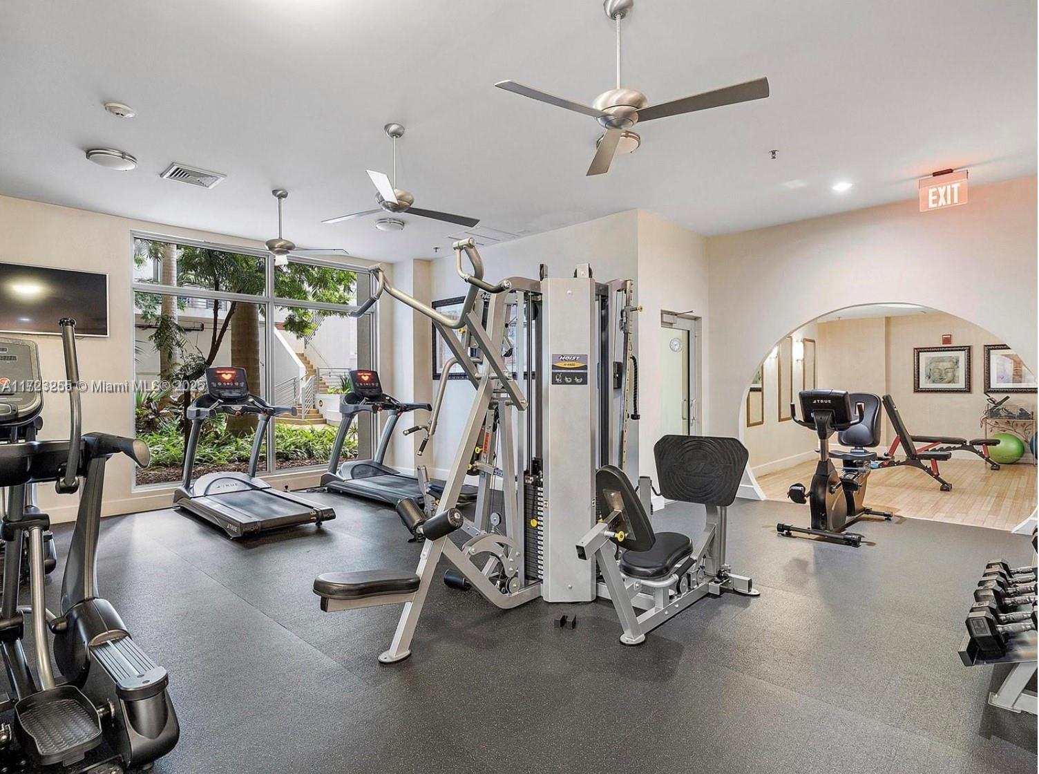 RADIUS CONDO - Residential