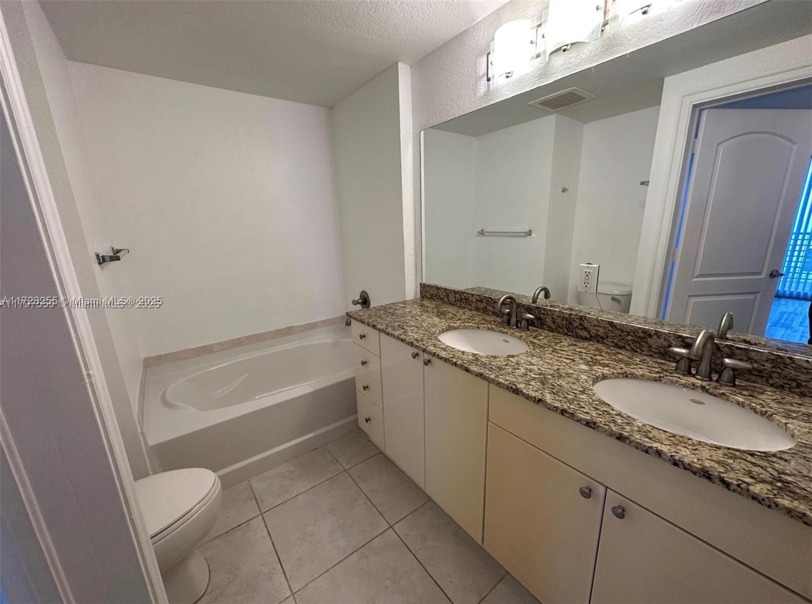 RADIUS CONDO - Residential