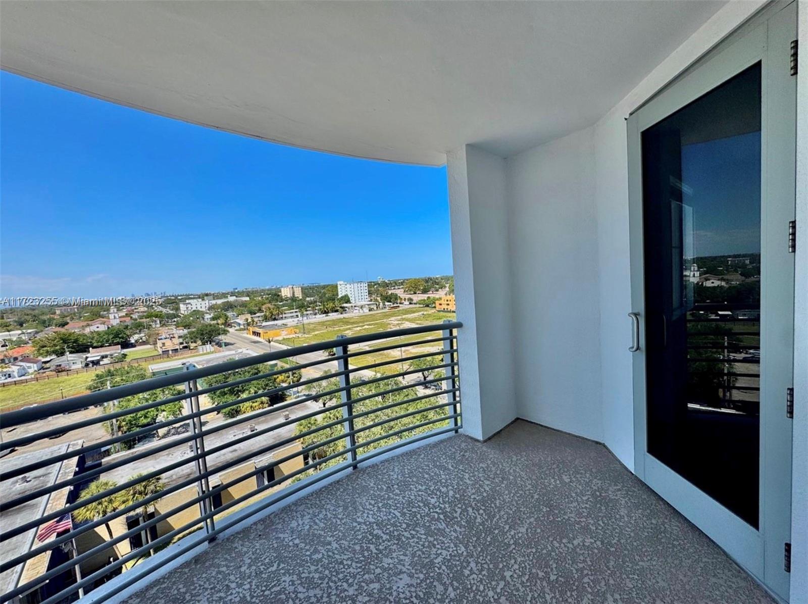 RADIUS CONDO - Residential