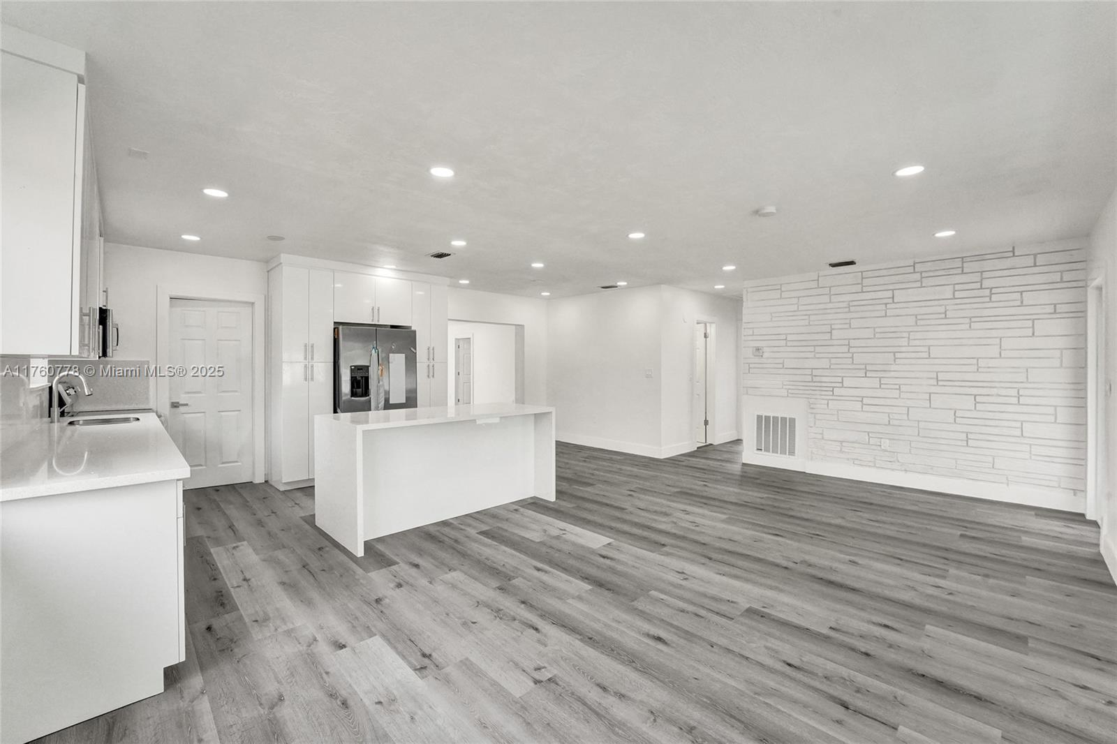 MIRAMAR SEC 8 - Residential