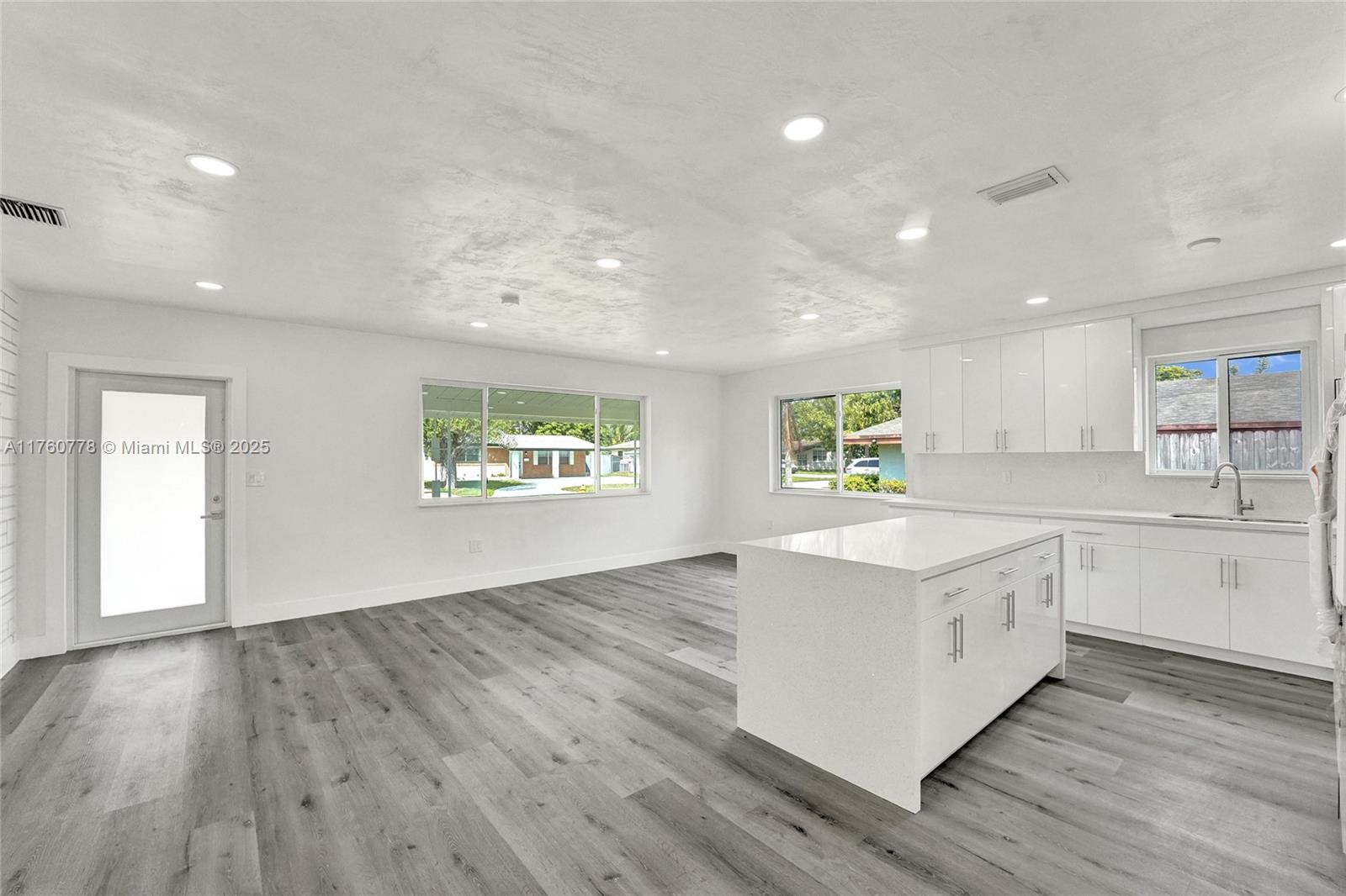 MIRAMAR SEC 8 - Residential