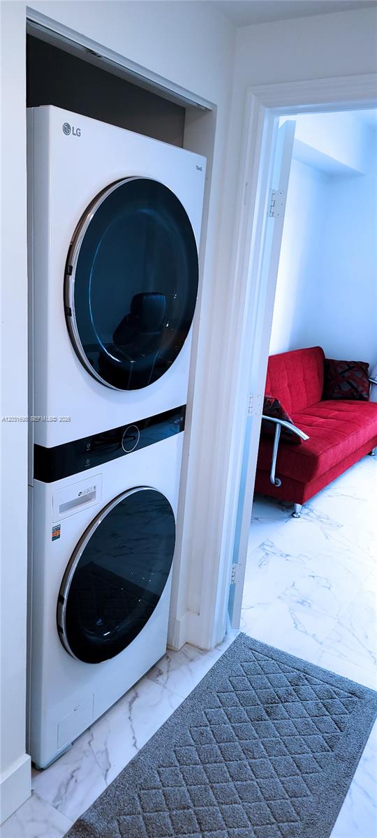 360 CONDO B - Residential