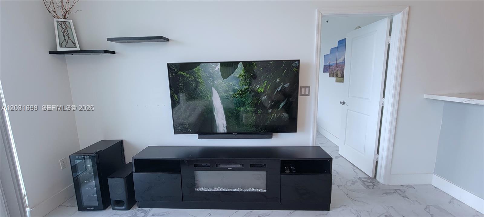 360 CONDO B - Residential