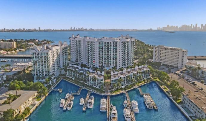 360 CONDO B - Residential