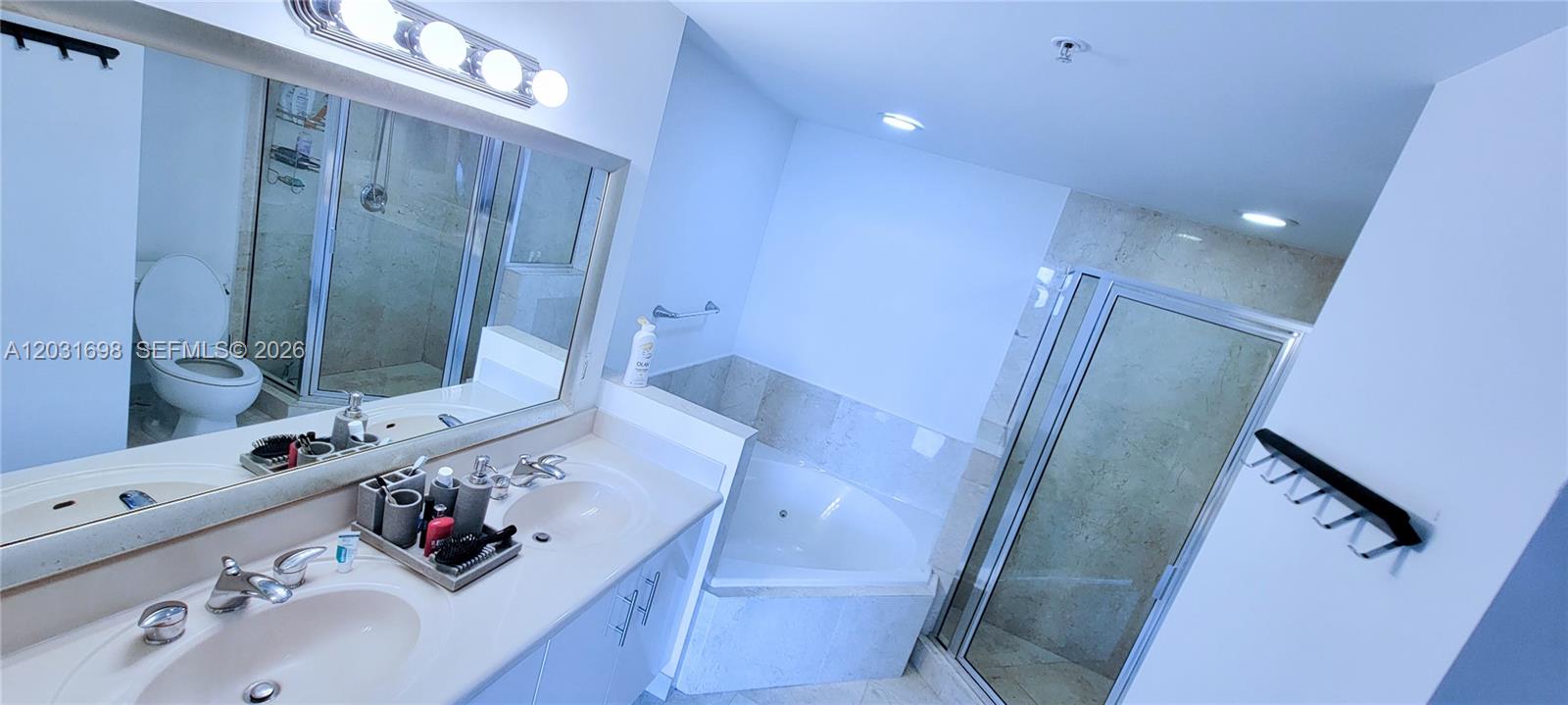 360 CONDO B - Residential