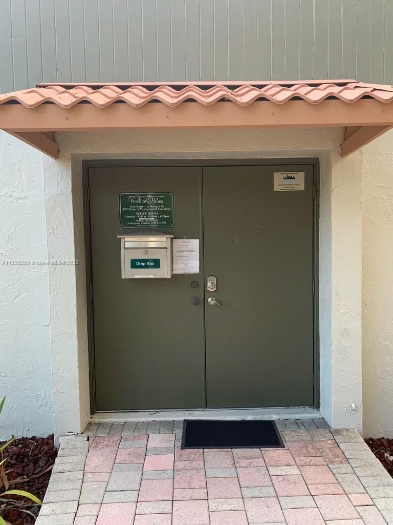 VENETIAN PALMS CONDO - Residential