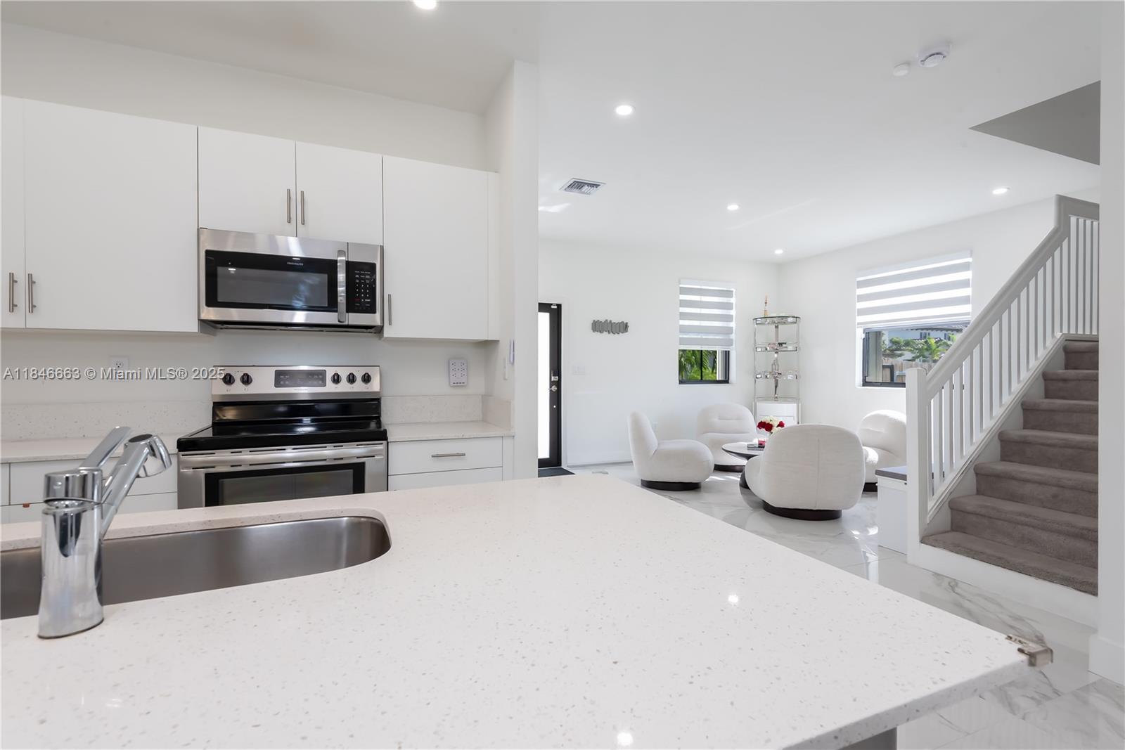 ESTATES AT SILVER PALM - Residential