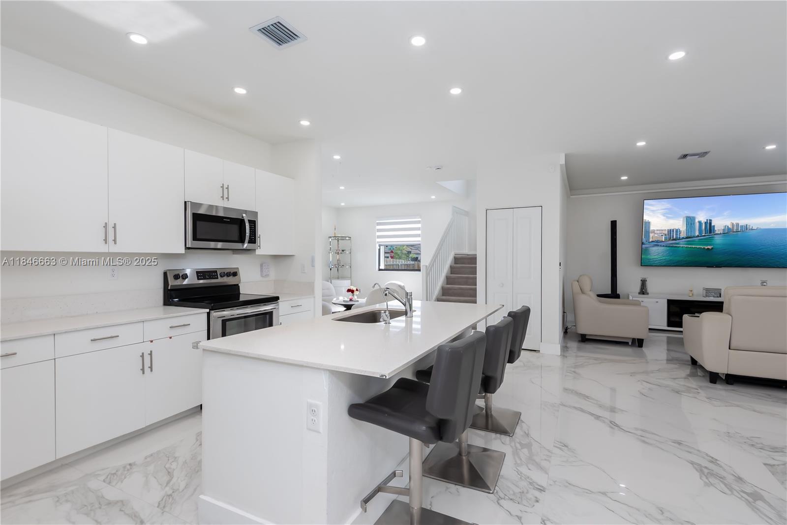 ESTATES AT SILVER PALM - Residential