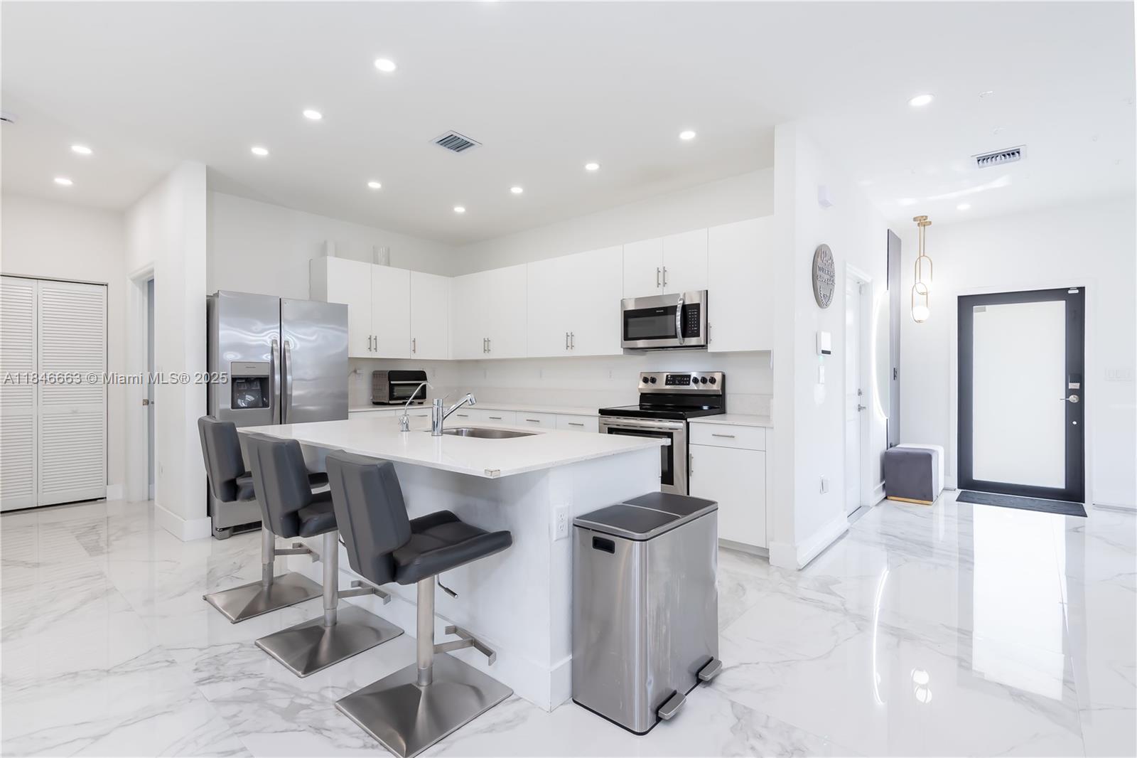 ESTATES AT SILVER PALM - Residential