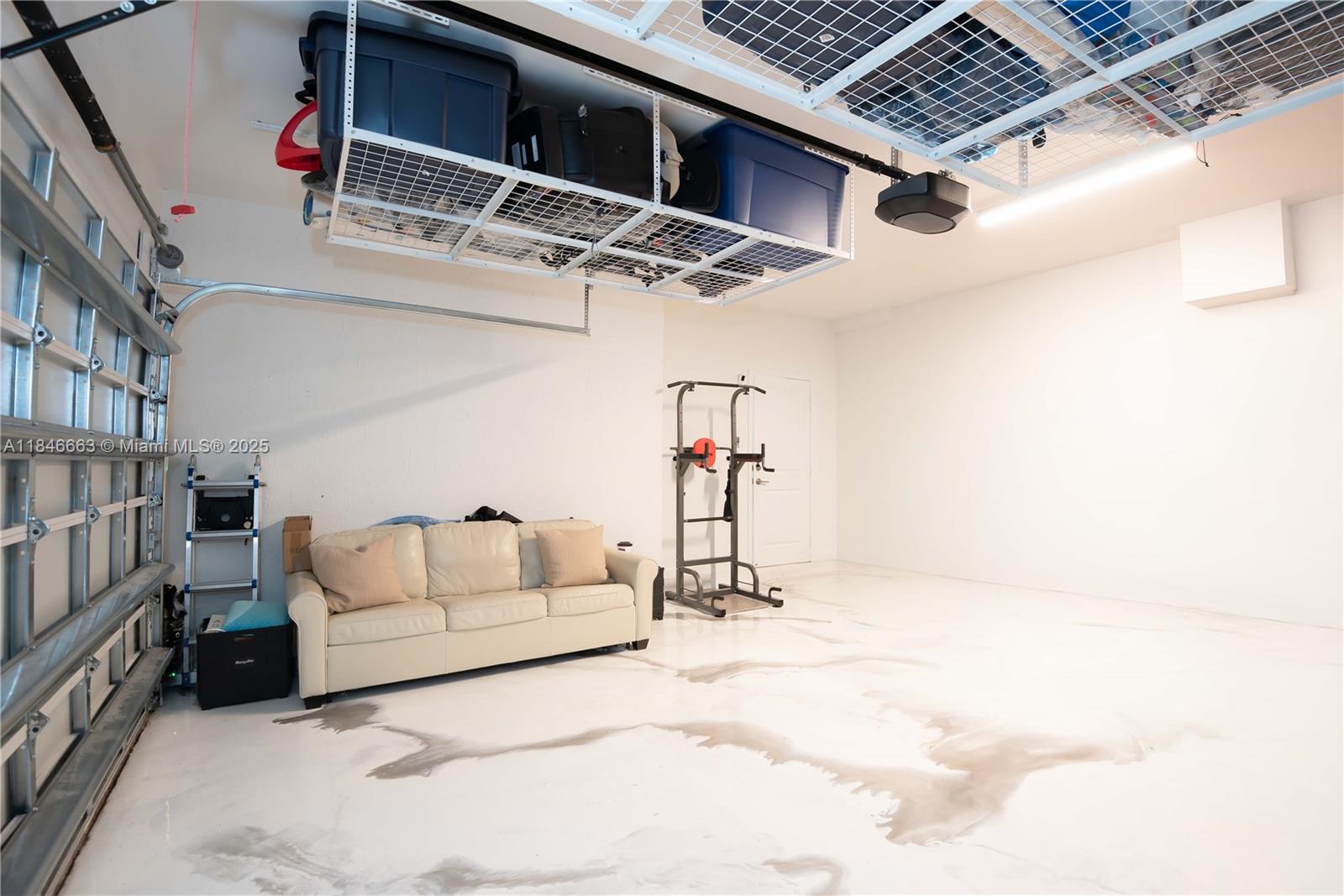 ESTATES AT SILVER PALM - Residential