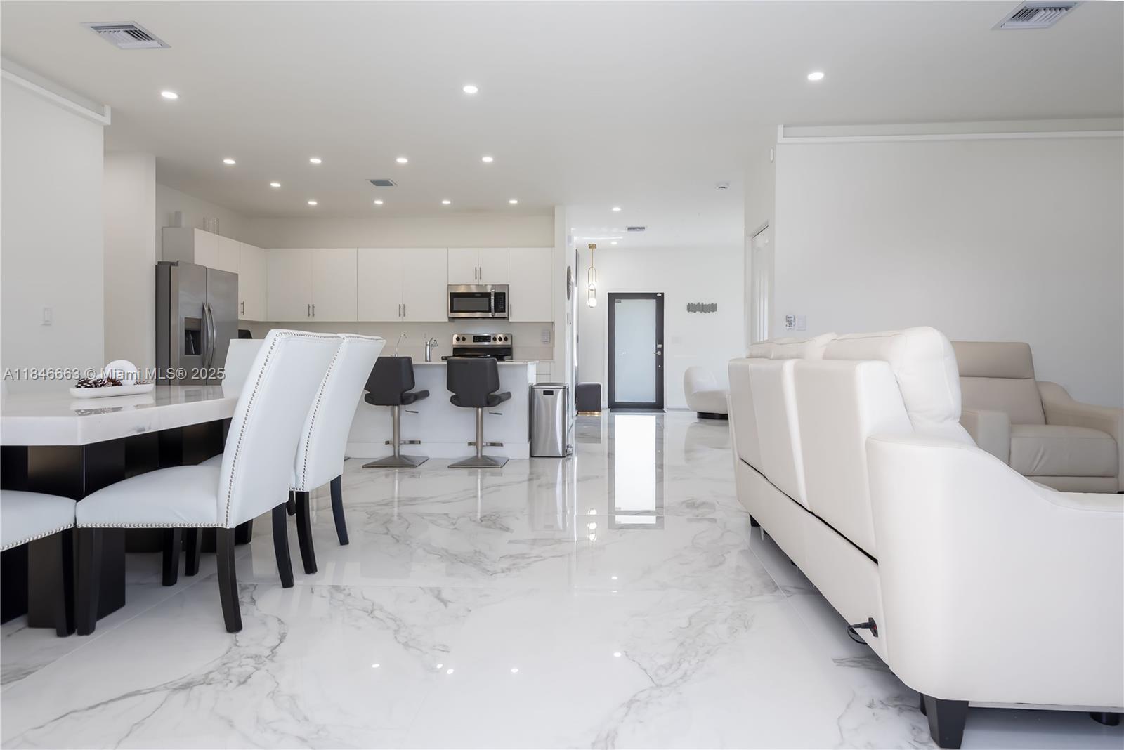 ESTATES AT SILVER PALM - Residential