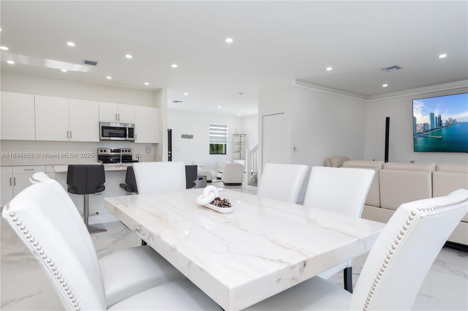 ESTATES AT SILVER PALM - Residential