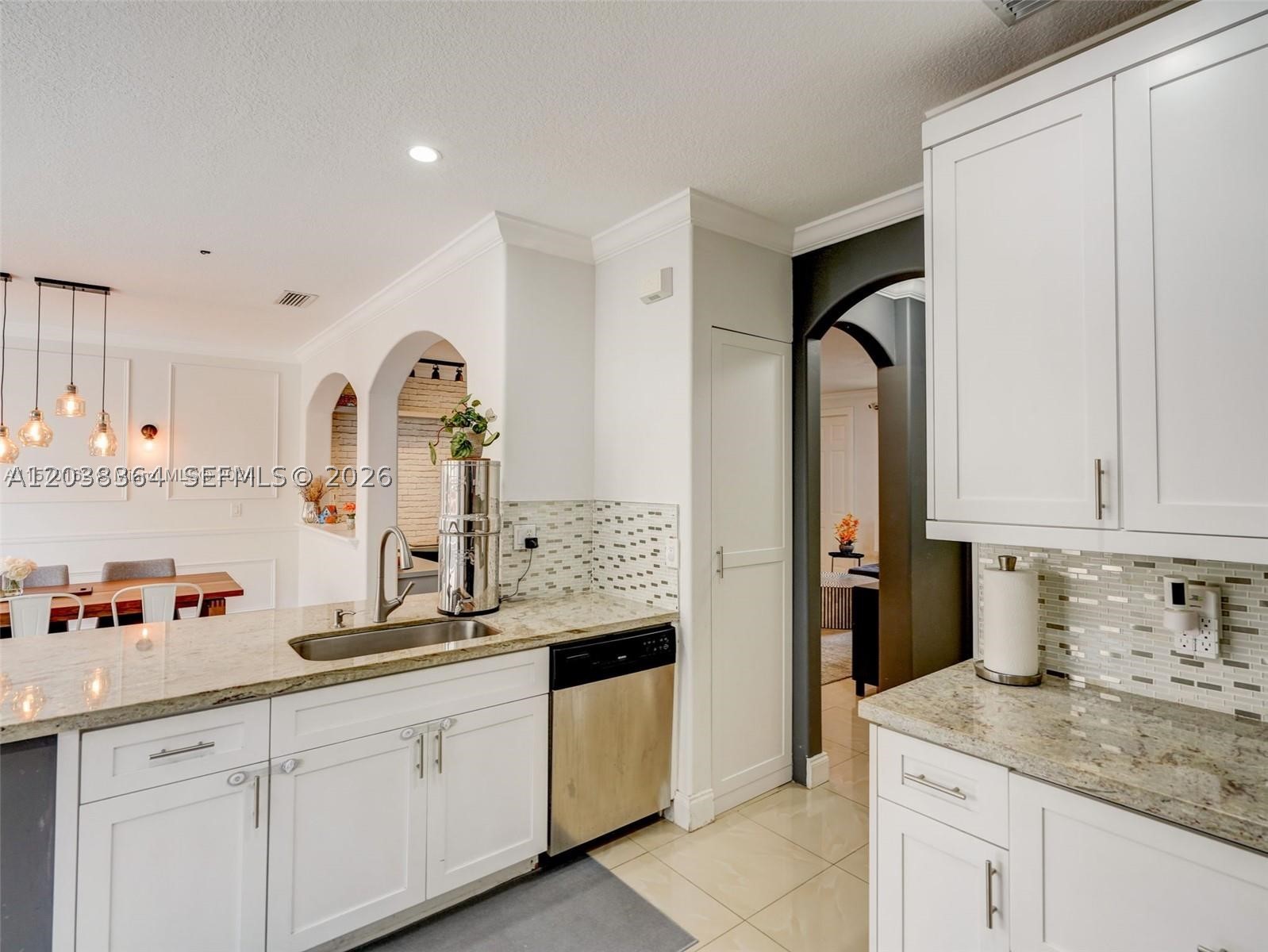 COSTA DORADA - Residential Lease