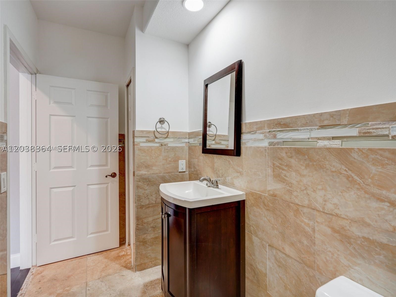 COSTA DORADA - Residential Lease