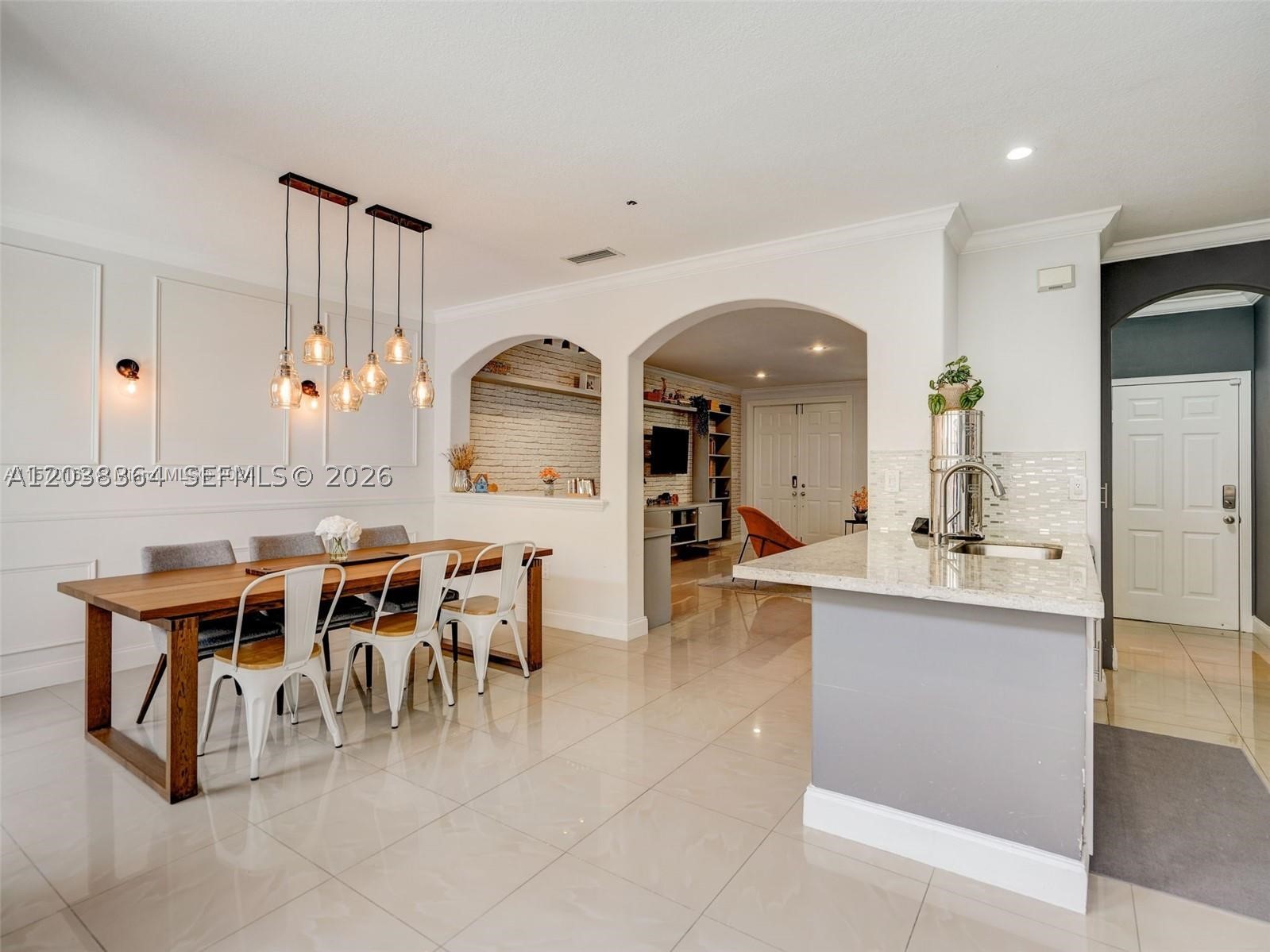 COSTA DORADA - Residential Lease