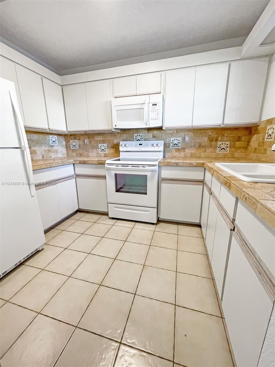 CAMINO CIRCLE CONDO - Residential Lease