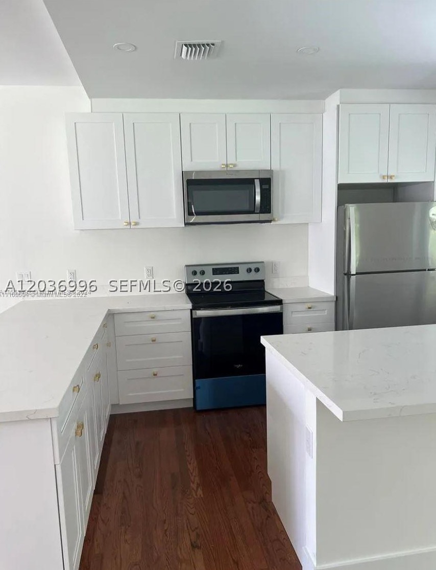SOUTH VEDADO - Residential Lease