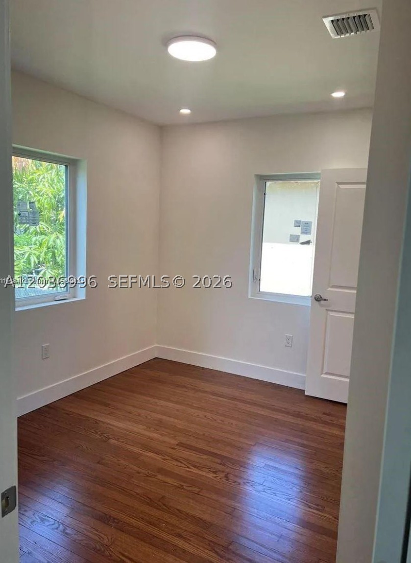 SOUTH VEDADO - Residential Lease