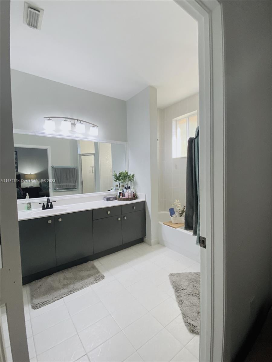 SILVER PALM HOMES - Residential