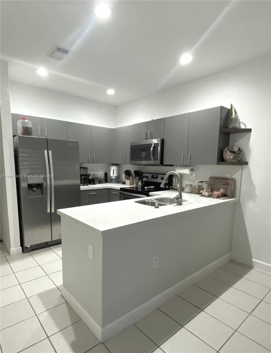 SILVER PALM HOMES - Residential