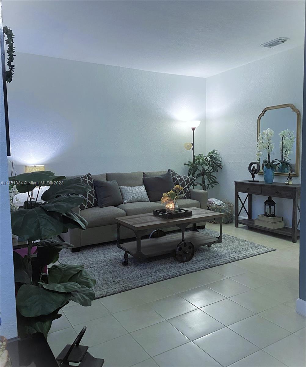 SILVER PALM HOMES - Residential
