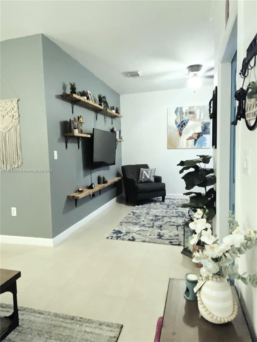 SILVER PALM HOMES - Residential