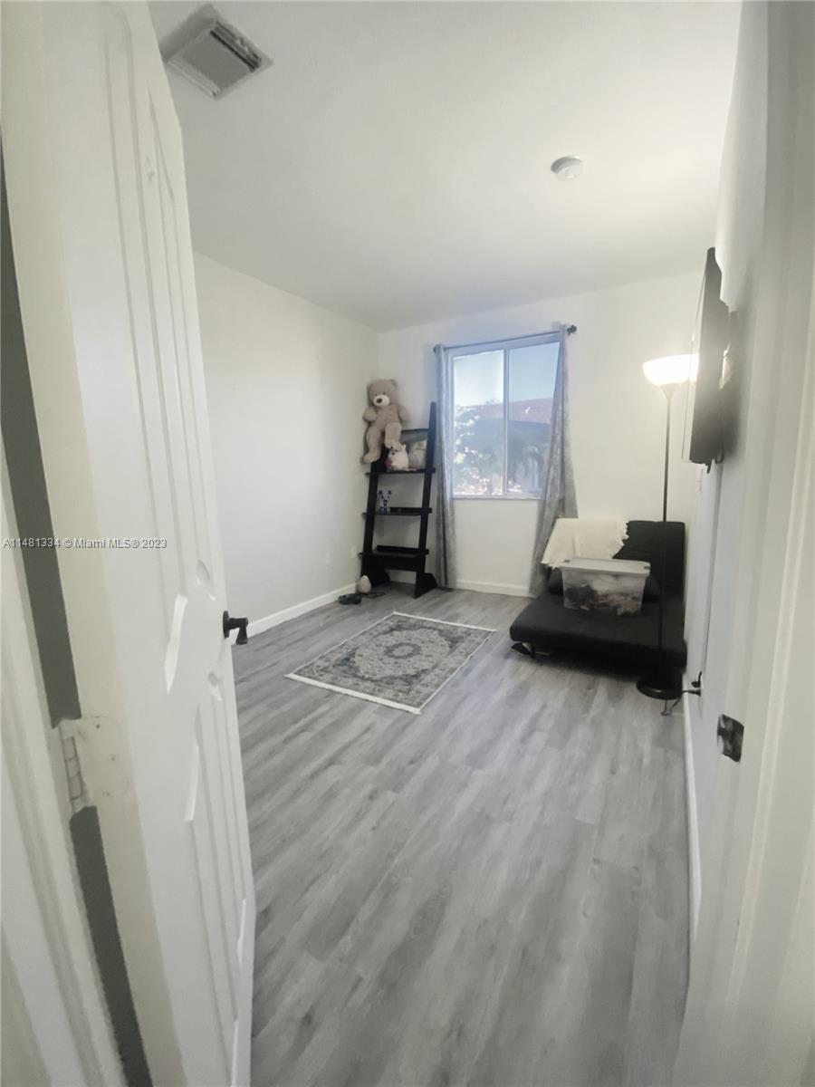 SILVER PALM HOMES - Residential