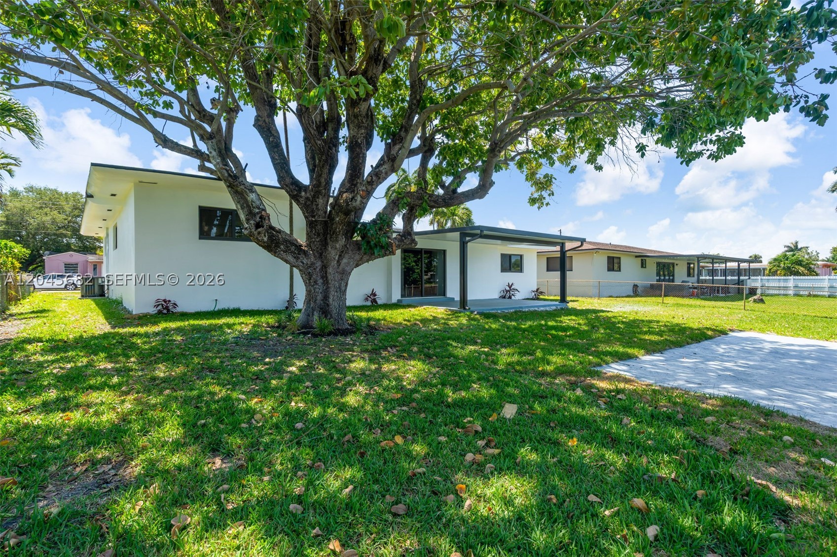 CRAVERO LAKE SHORE EST 2N - Residential