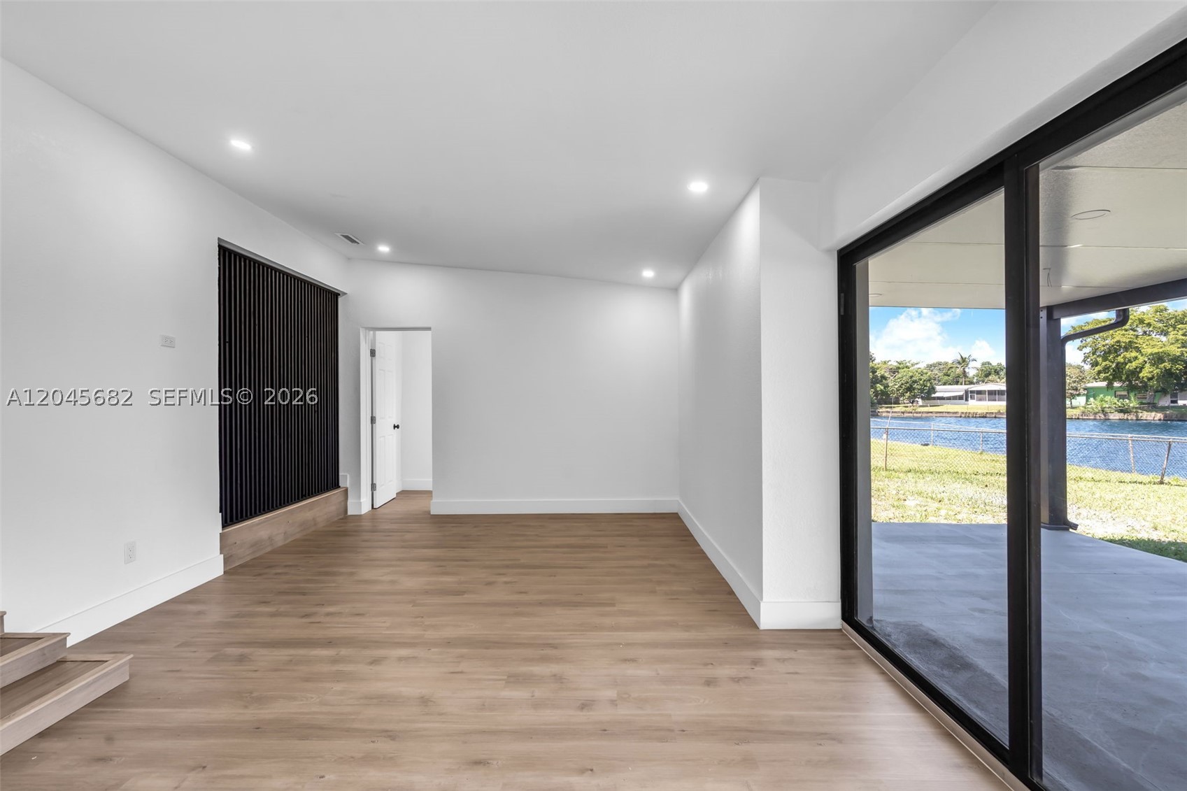 CRAVERO LAKE SHORE EST 2N - Residential