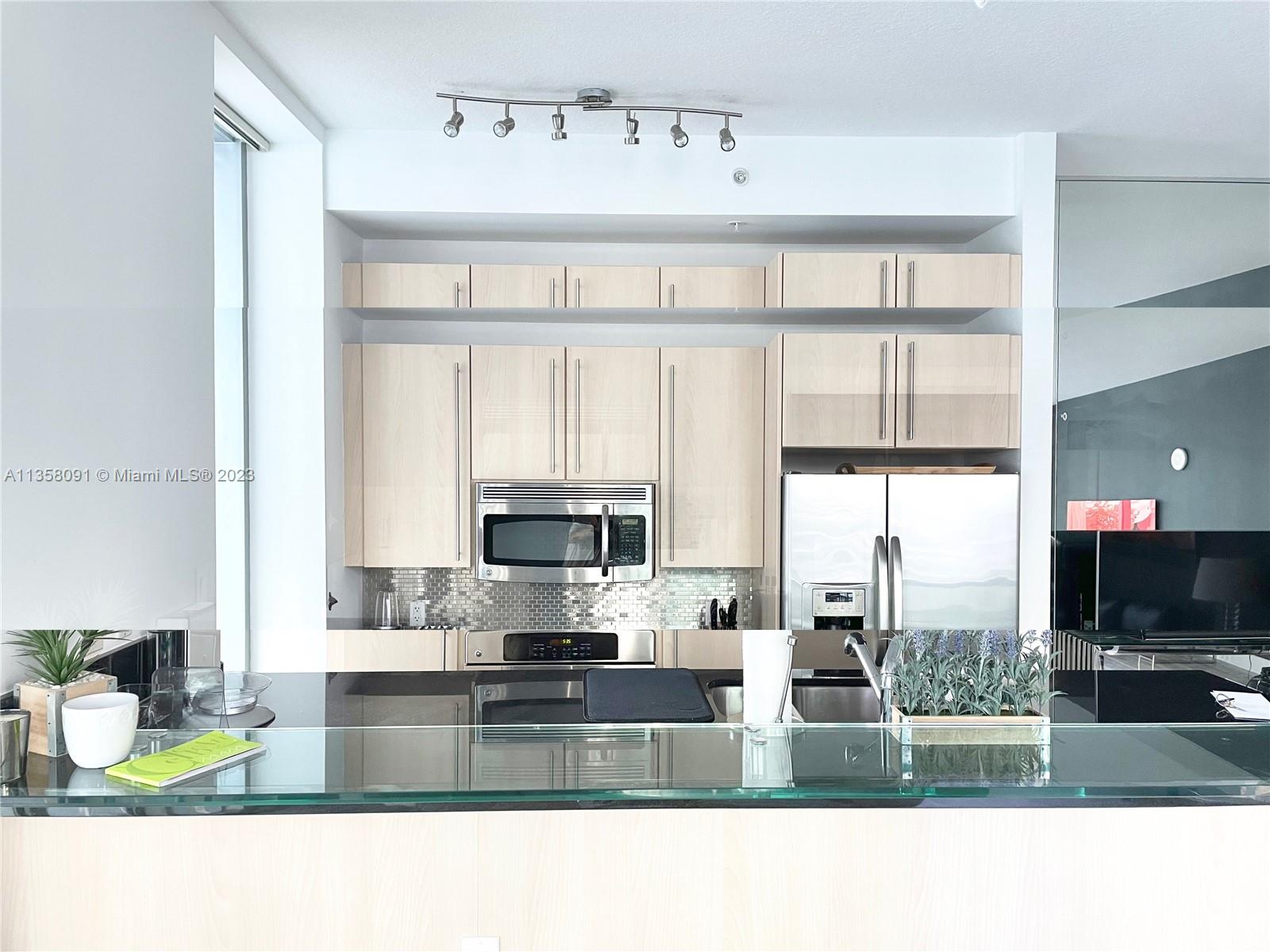 THE AXIS ON BRICKELL COND - Residential Lease