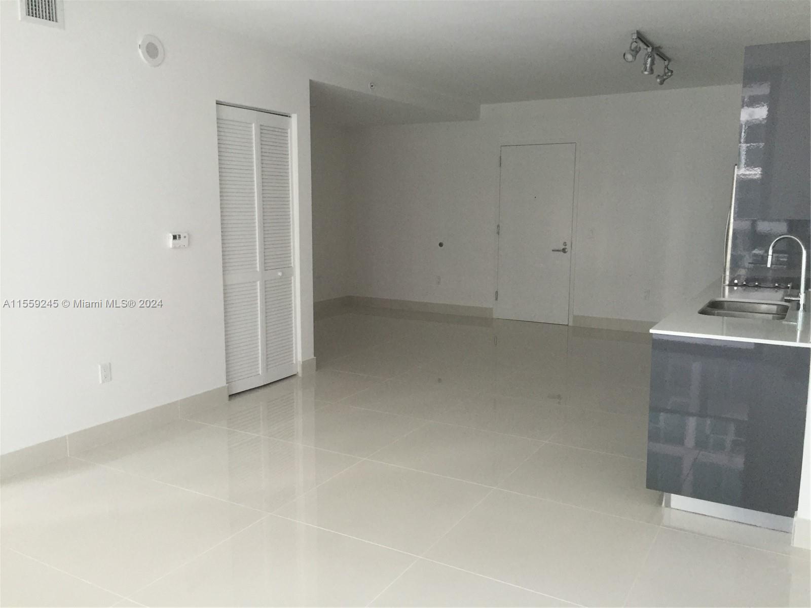 MY BRICKELL CONDO. - Residential Lease